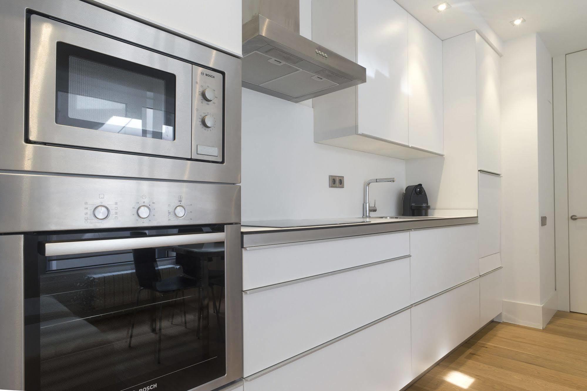 Avenida La Concha - Ib. Apartments San Sebastian Bagian luar foto